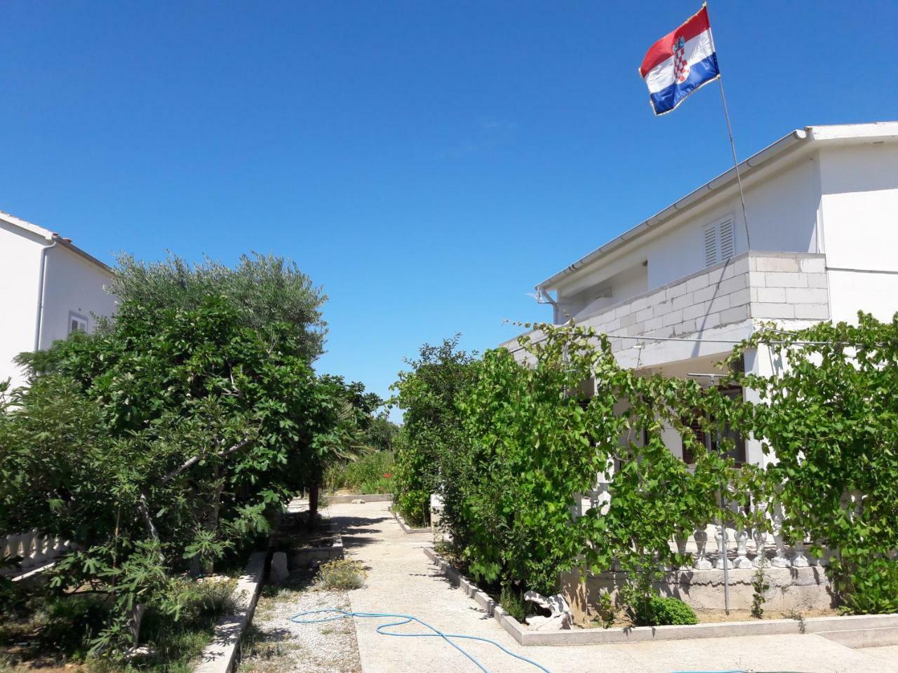 דירות Ražanac Oaza מראה חיצוני תמונה